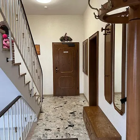 Doppelzimmer Nr 5 *