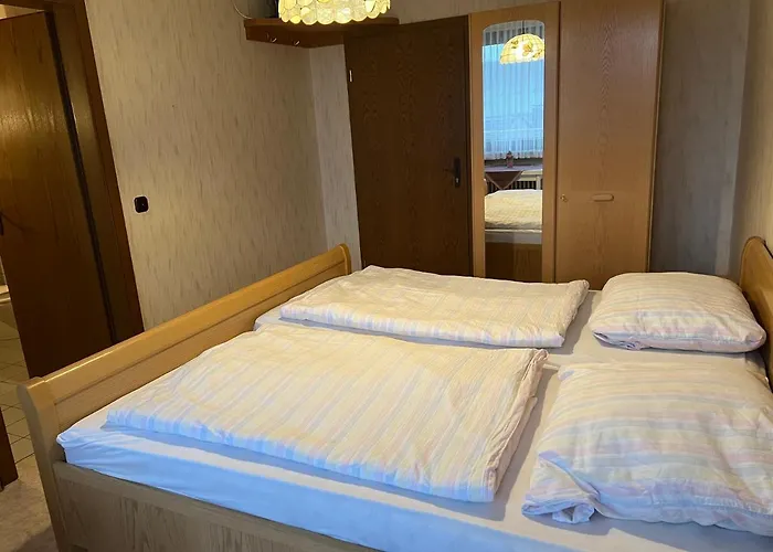 Doppelzimmer Nr 5 *